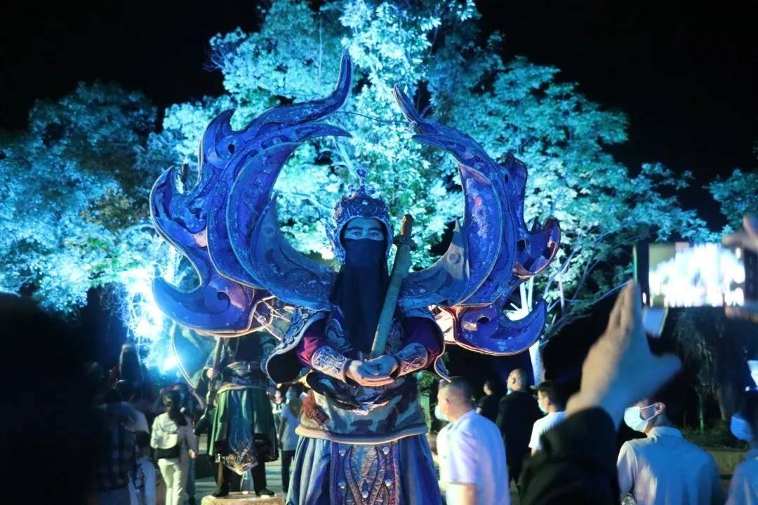 裙上繁花