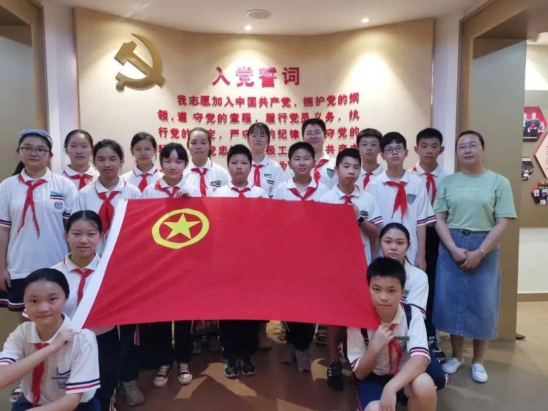专家下沉社区 “零距离”服务辖区居民